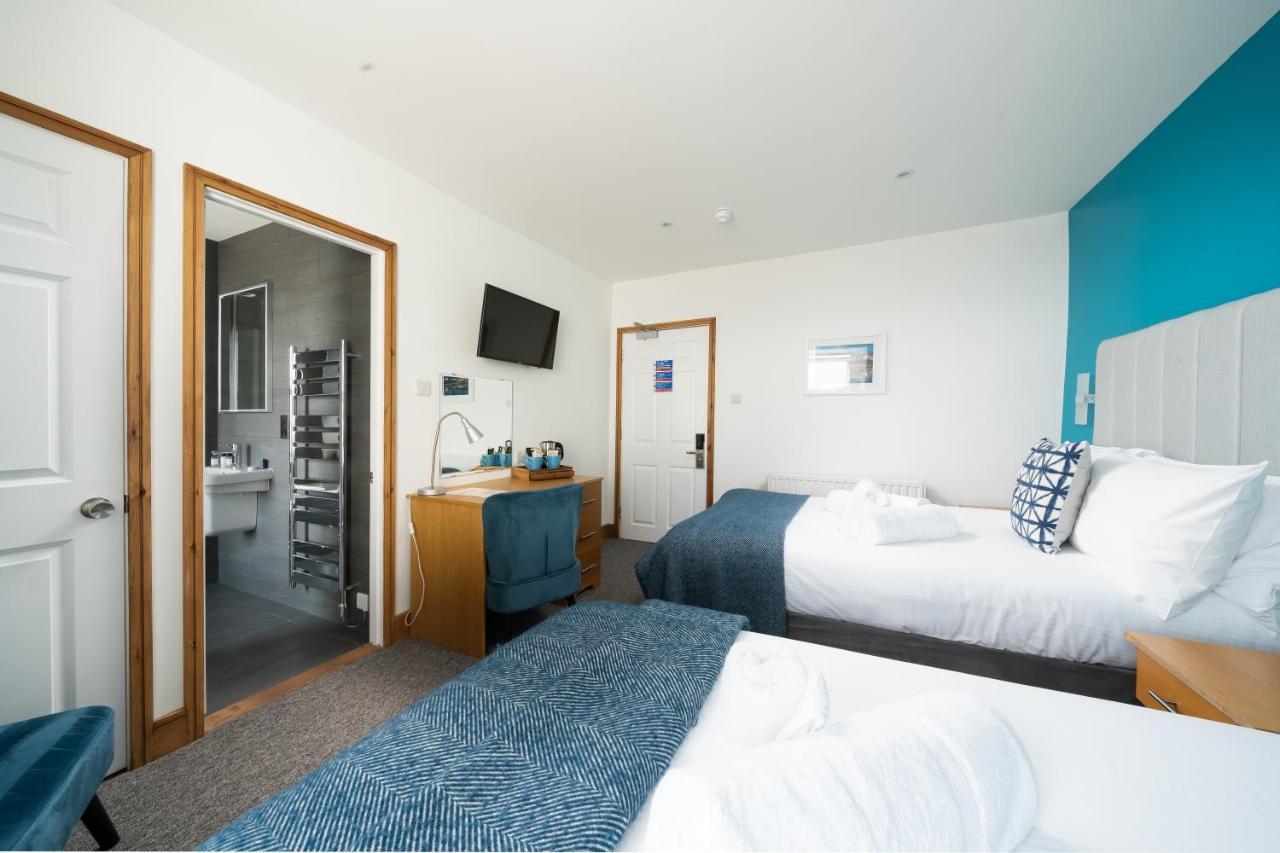 The Land's End 3*