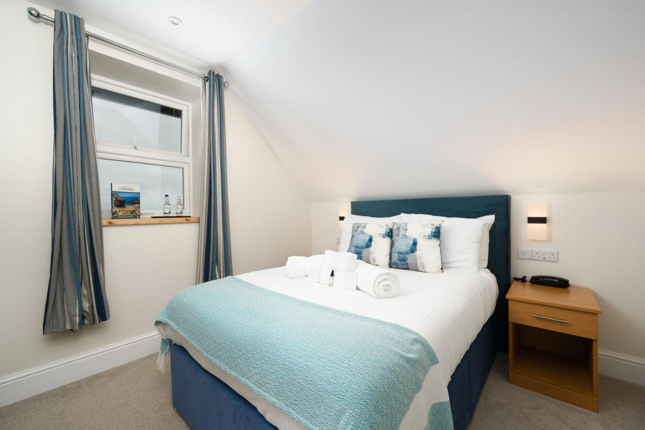 The Land's End 3*