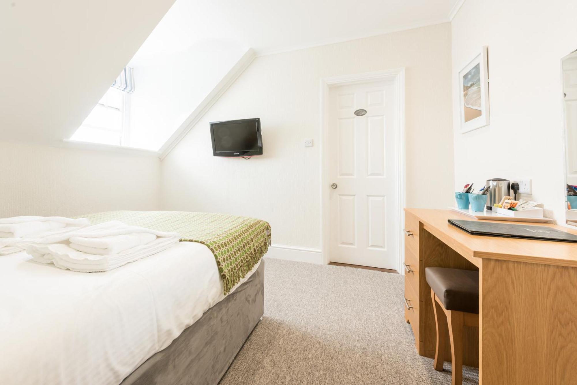 Hotel The Land's End 3*